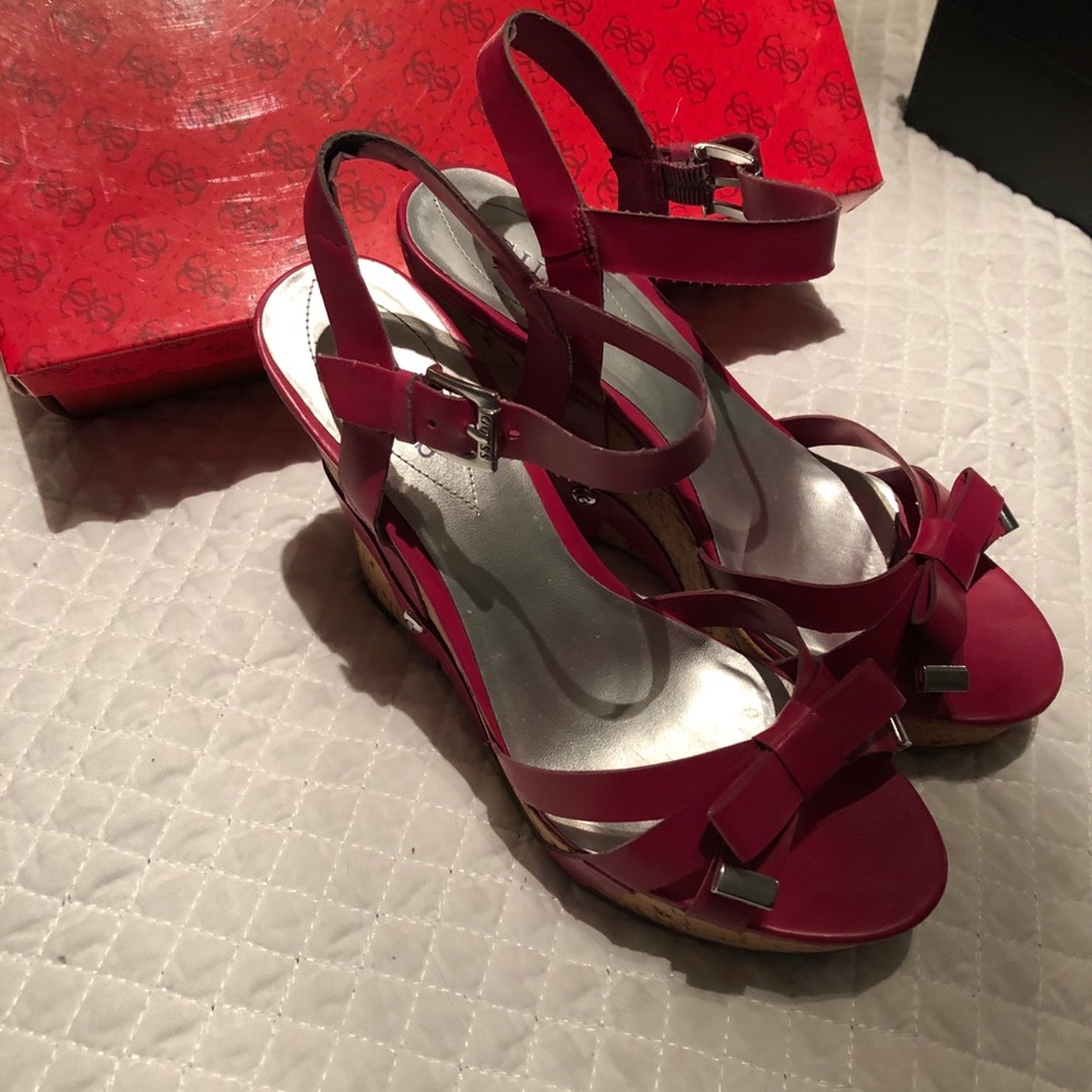Fuchsia wedge sandal